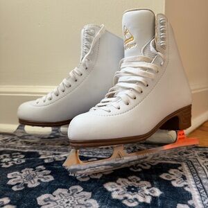 Jackson Ultima Mystique White Figure Ice Skates Size  Big Kids 4.5